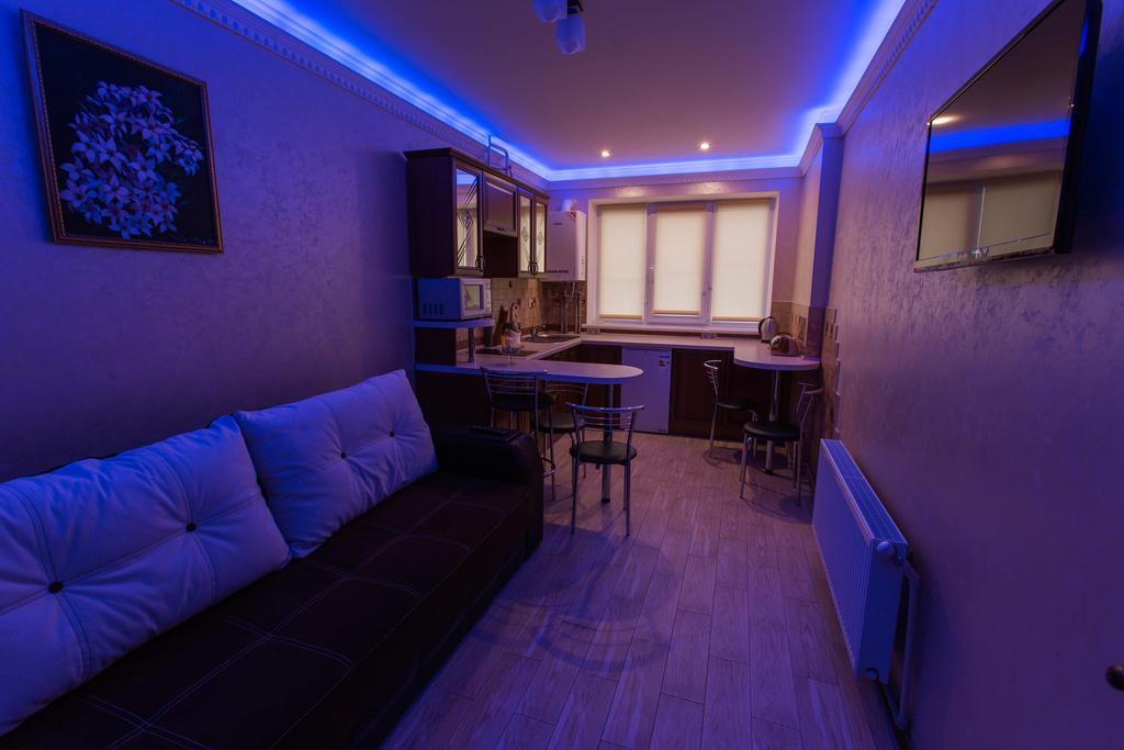 Modern Apartment On Akademika Sakharova 27A Ivano-Frankivsk Ngoại thất bức ảnh