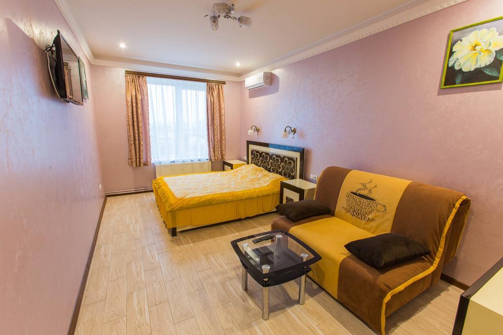 Modern Apartment On Akademika Sakharova 27A Ivano-Frankivsk Ngoại thất bức ảnh