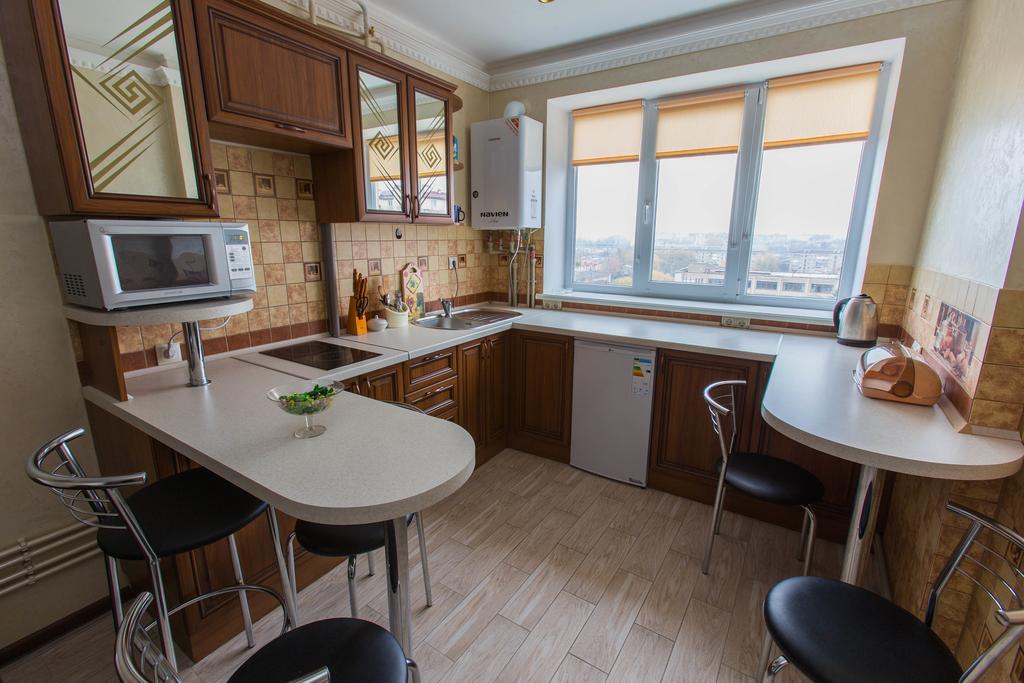 Modern Apartment On Akademika Sakharova 27A Ivano-Frankivsk Ngoại thất bức ảnh