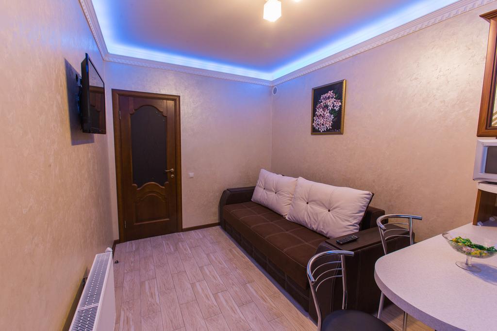 Modern Apartment On Akademika Sakharova 27A Ivano-Frankivsk Ngoại thất bức ảnh